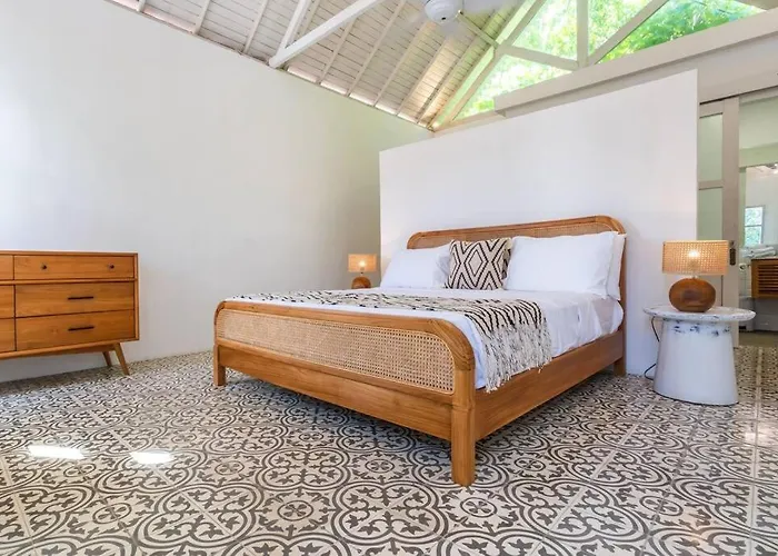 Villa Private 5 Bedroom Spacious Close To Sanur (Bali)