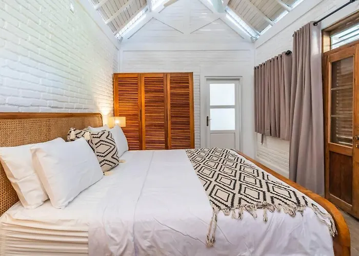 Private 5 Bedroom Spacious Close To