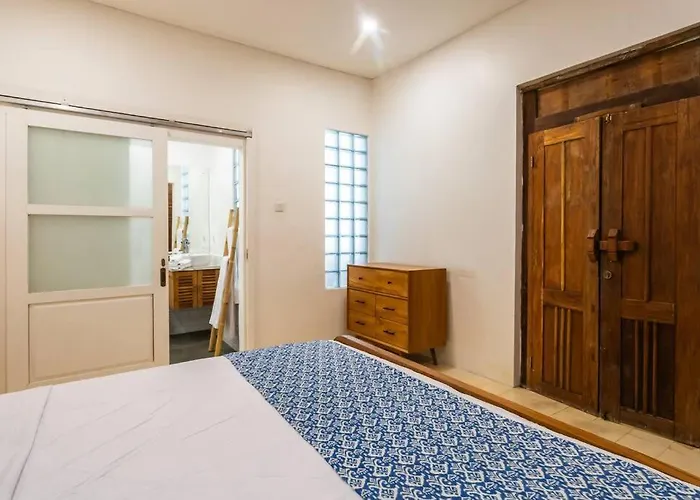 Private 5 Bedroom Spacious Close To Sanur (Bali)