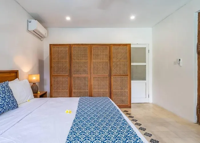 Private 5 Bedroom Spacious Close To Villa