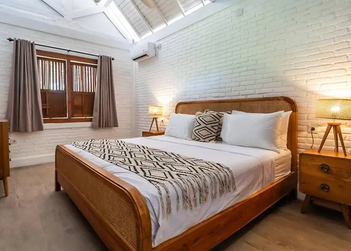 Private 5 Bedroom Spacious Close To