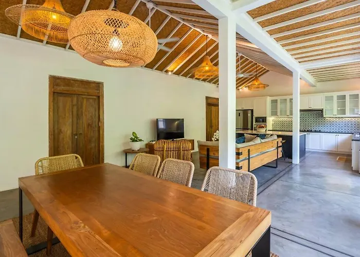Villa Private 5 Bedroom Spacious Close To Sanur (Bali)